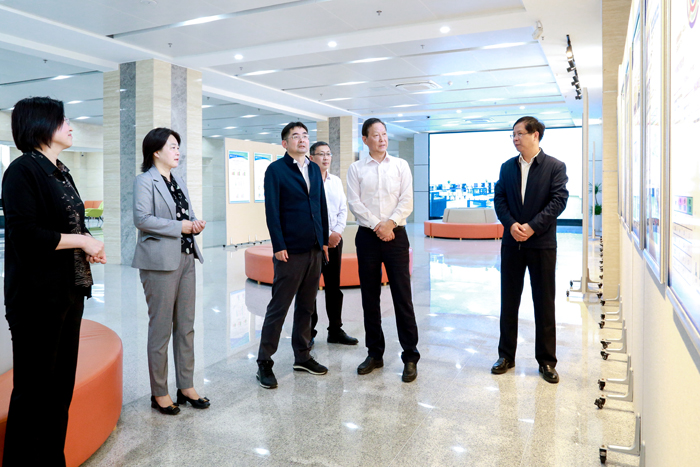 省侨联党组书记、主席李世蕴来校调研指导工作