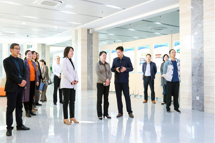 省政协副主席、九三学社省委主委罗平来学校调研考察