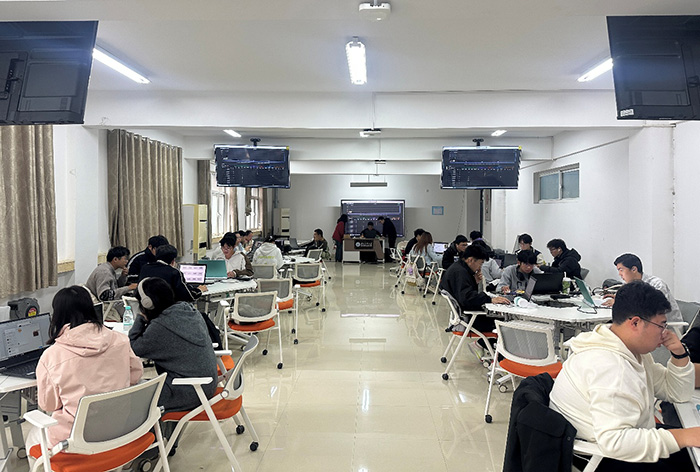 学校网络安全协会举办首届“CHNU&CTF”网络安全比赛