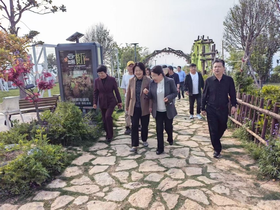 学校与烈山区、东至县乡村振兴投资控股集团共同考察天文科普基地建设