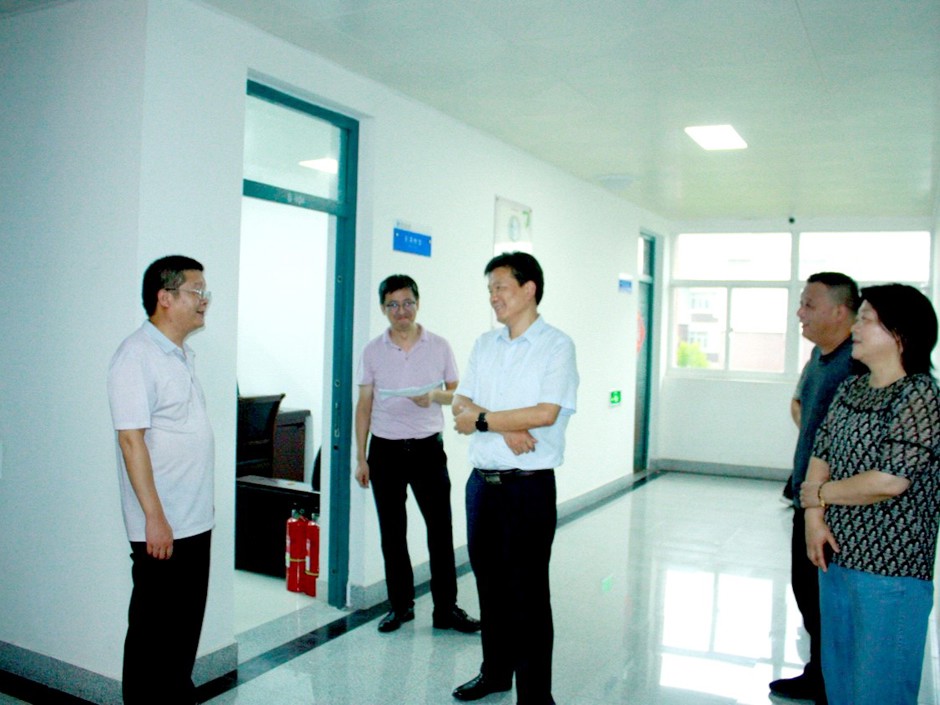 校党委书记毕明福调研指导公用房调整工作